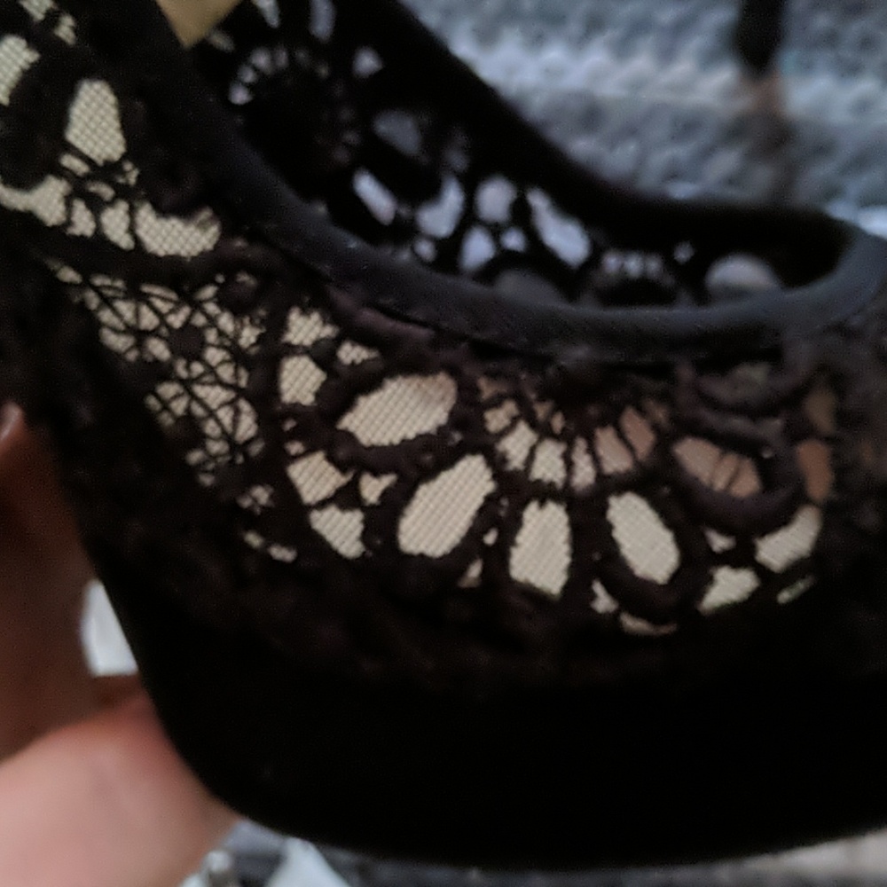 high heals - Picture 4 of 5